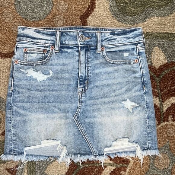 EUC AMERICAN EAGLE SIZE 4 HI RISE MINI JEAN SKIRT DISTRESSED - Picture 5 of 8
